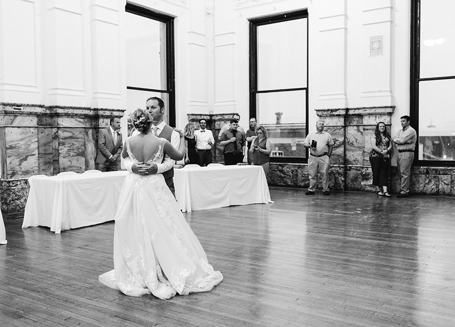 Old Vanderburgh County Courthouse Wedding |Sharin Shank Photography